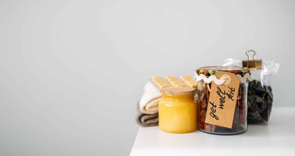 Comment mettre en valeur vos pots de miel de cuisine grâce aux étiquettes adhésives personnalisées ?